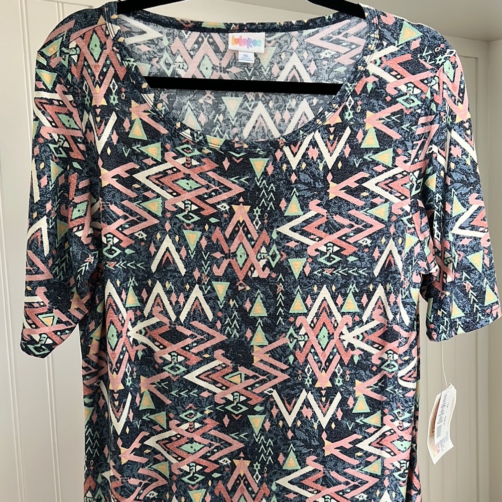 LuLaRoe, Julia